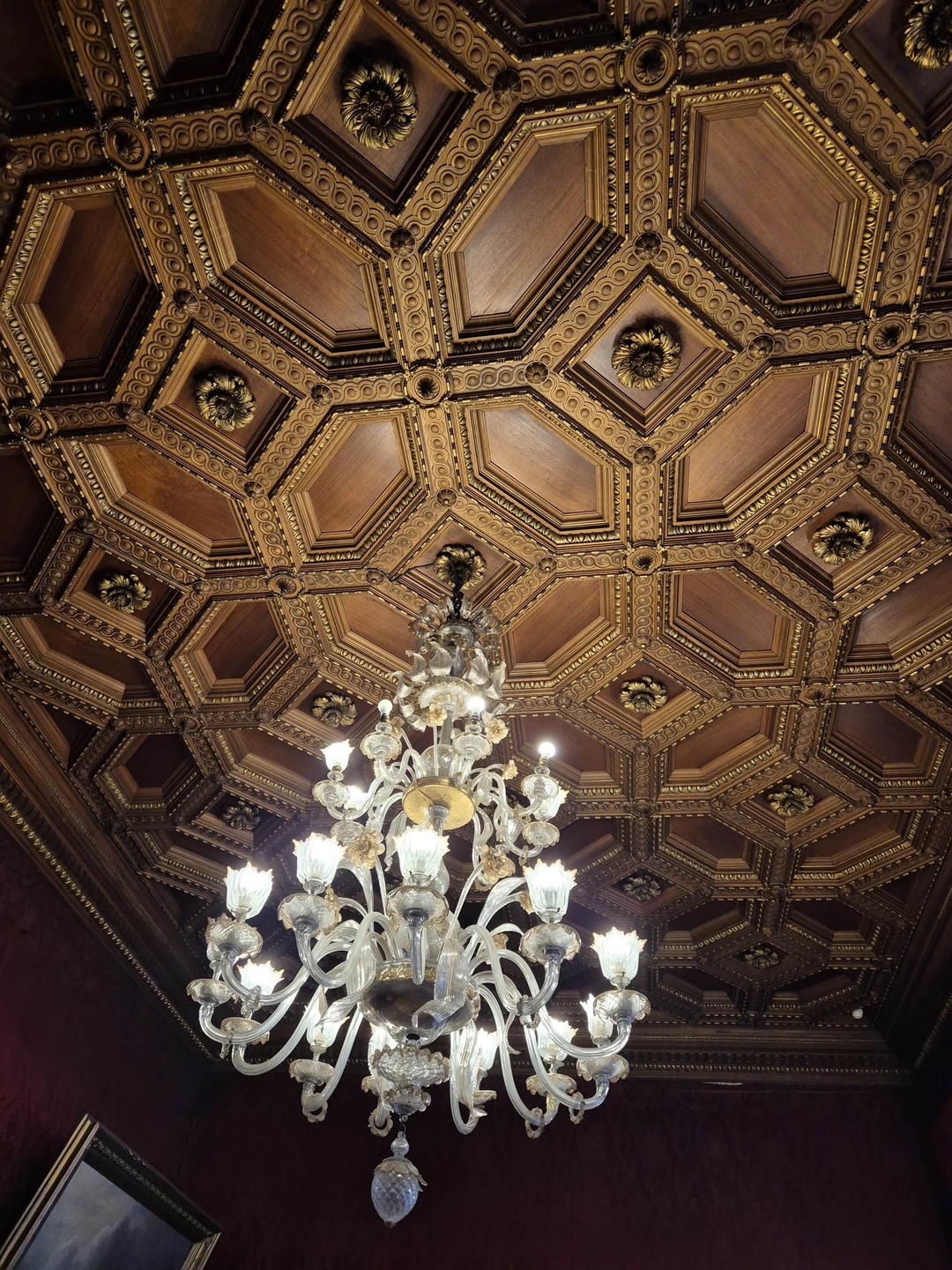 Замечательная экскурсия! Тем более, что дворец расположен очень удобно, в шаговой доступности от Эрмитажа. Очень интересно