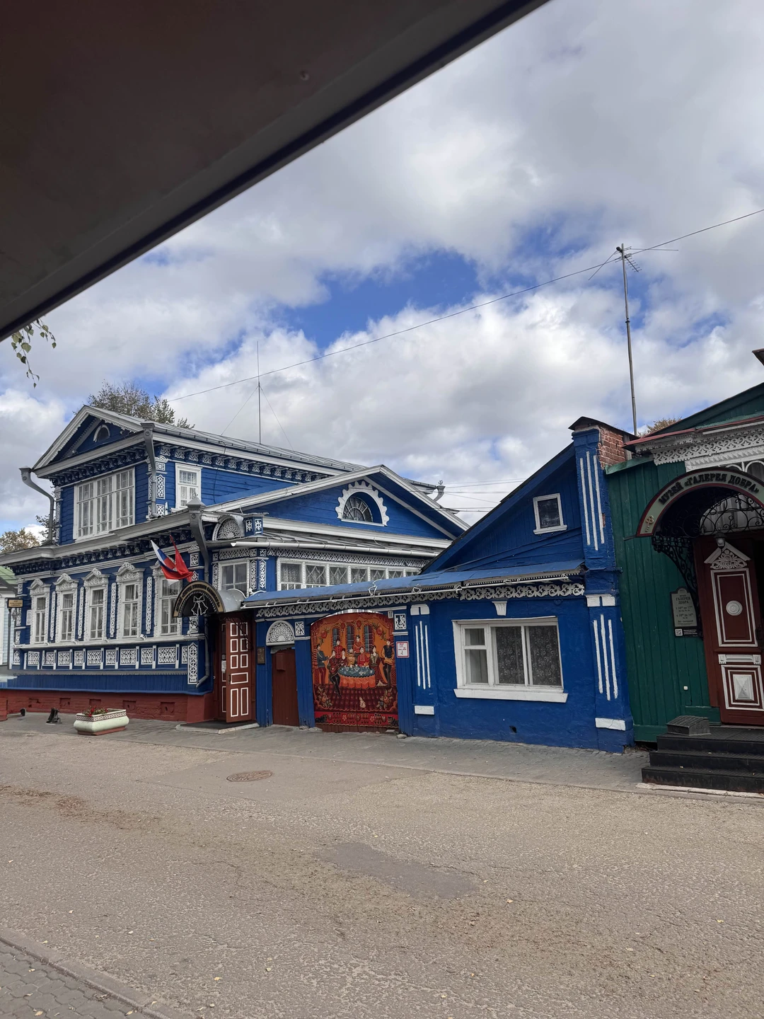 Экскурсия понравилась, организация поездки на высоком уровне, комфортная. Гид рассказывает интересно. Ритм также комфортный, успеваешь сделать