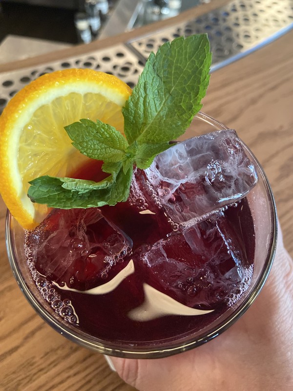 Фото к экскурсии Мастер-класс по приготовлению коктейлей в закрытом баре Петербурга