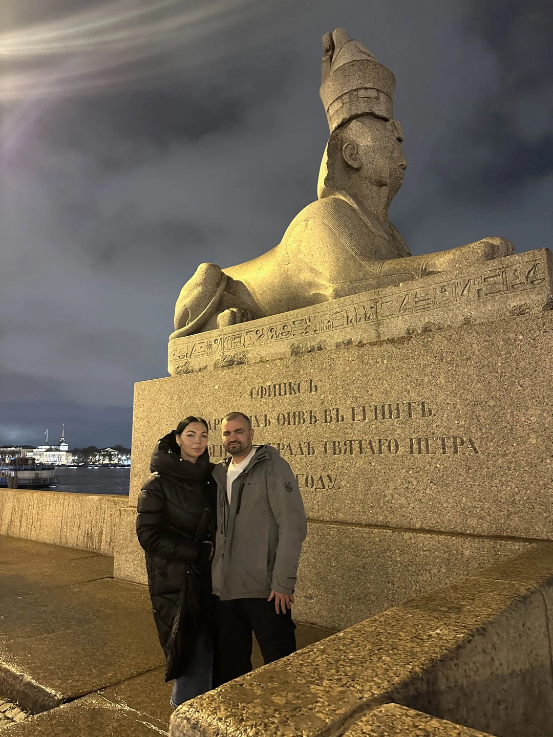 Интересно, завораживает Истрия города 🌆 информация глубокая и интересная, гид Александра -мега крутая, отзывчивая, грамотная, рассказала