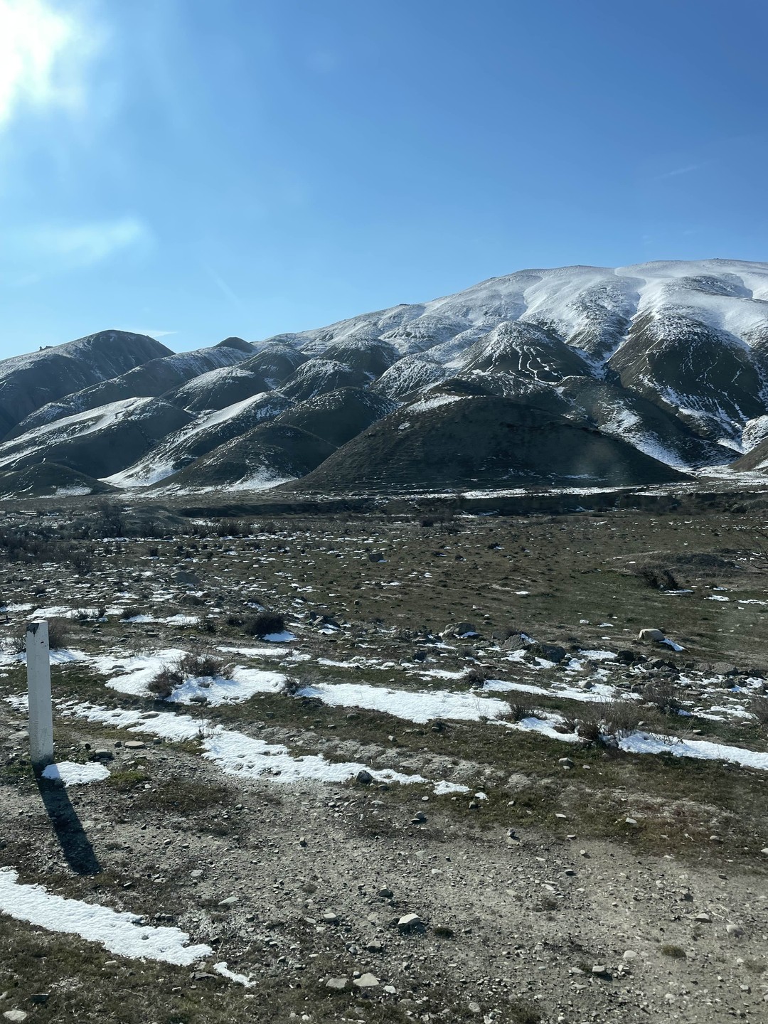 Очень долго мы поднимались в самое высокогорное село, чтоб увидеть, как бедно живут люди. Оооочень жалко