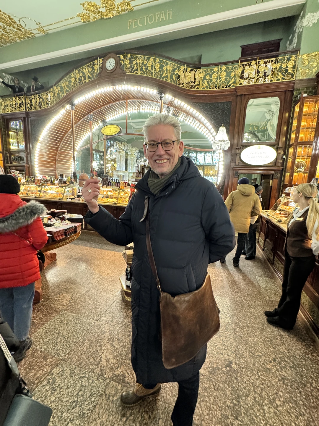 От прогулки с Дмитрием по Невскому проспекту у меня остались самые приятные впечатления. Гид прекрасно разбирается