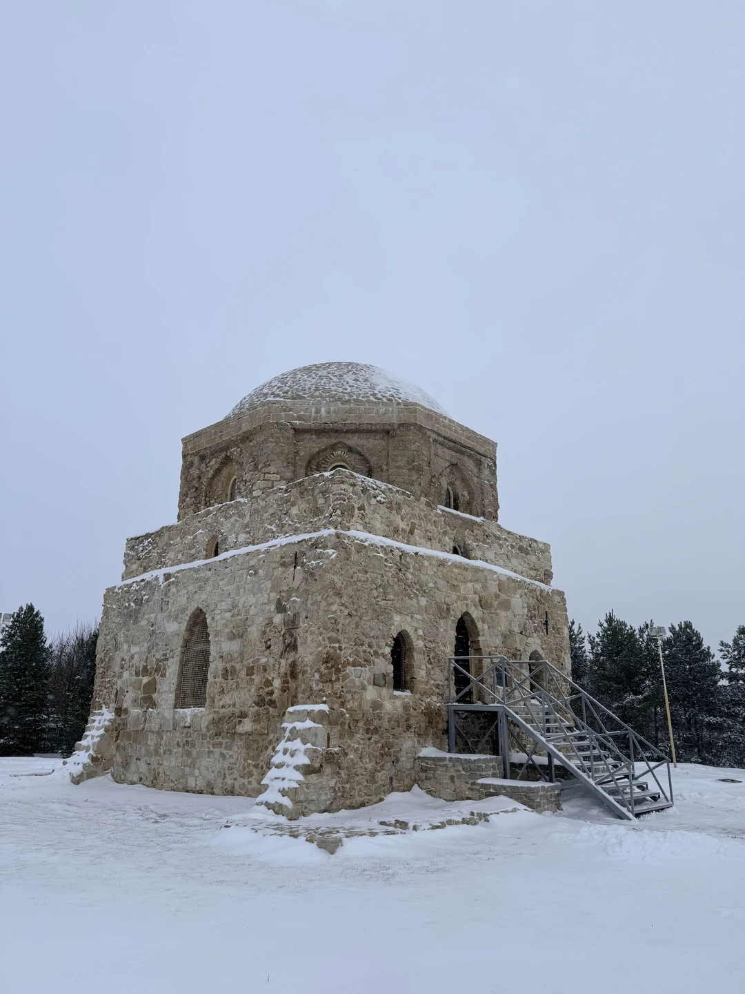 Ездили на экскурсию с мужем вместе с экскурсоводом Инной)