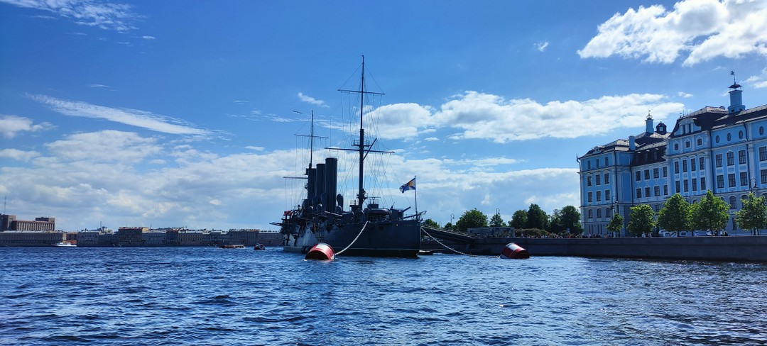 Вдоль Петроградской стороны - на катере в небольшой группе (Сергей)