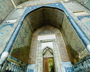 Экскурсия по Ташкенту: Хаст-Имам, хранитель росписи иката и Центр плова