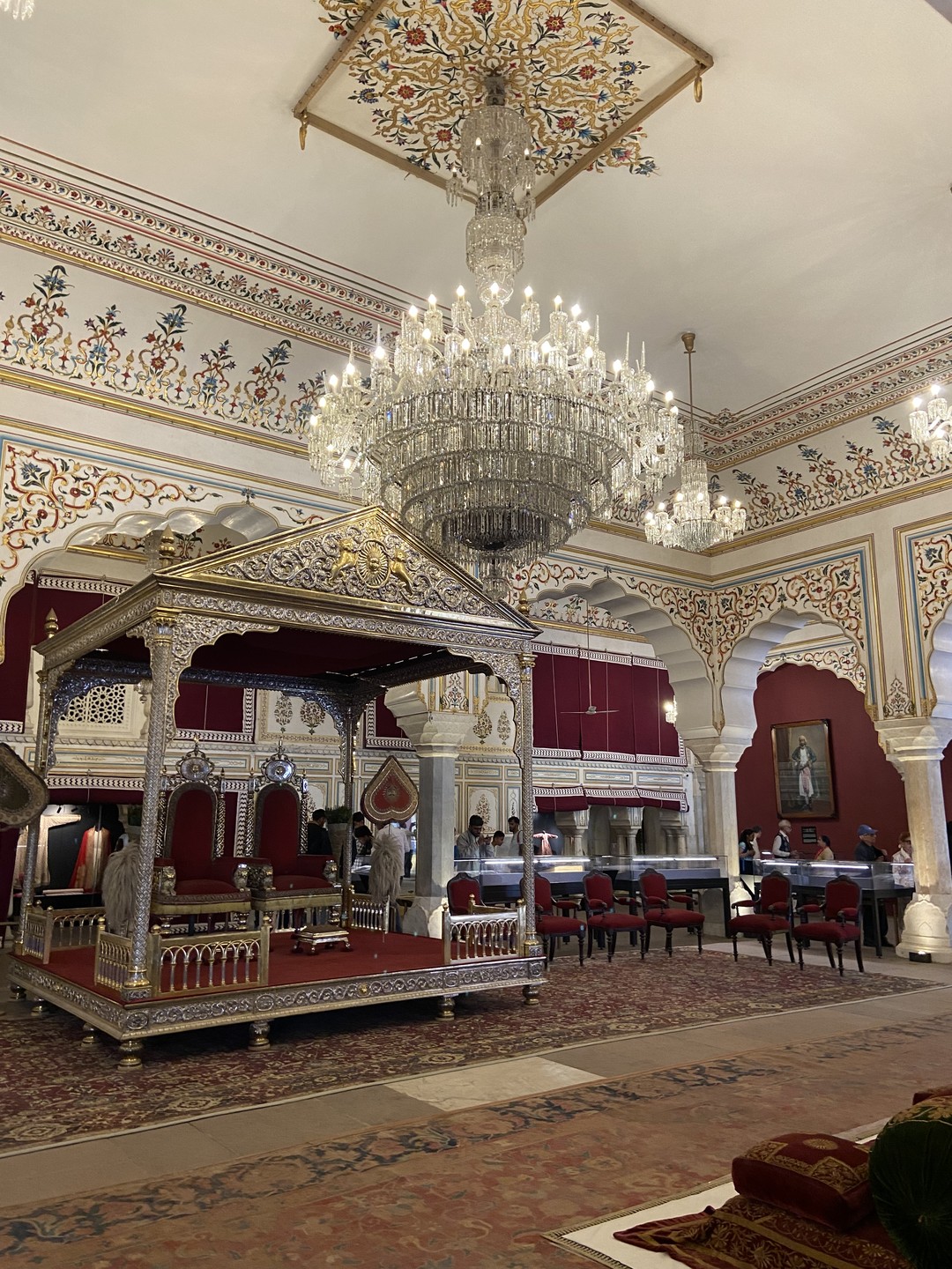 Спасибо всей Вашей команде за чудесное знакомство с Индией и ее замечательными городами и культурой! Тур