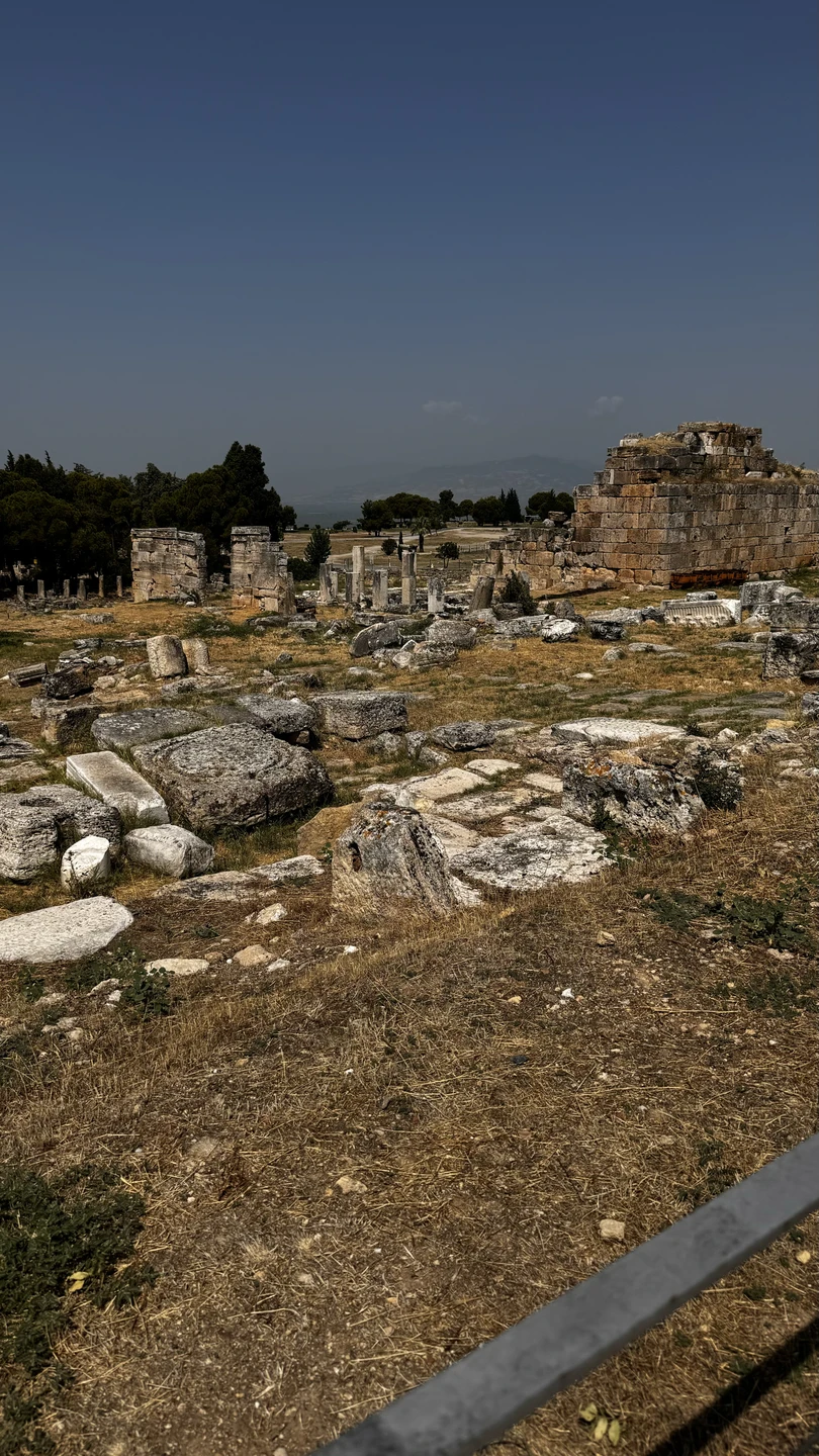 Нам очень понравилось, Угур отличный гид и рассказчик, места просто потрясающие, а какие виды шикарные увидели