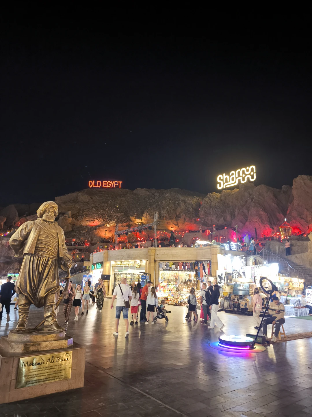 Нам очень понравилась экскурсия, еда, кофе. Но больше всего наш гид Ияд! Столько интересных, познавательных и