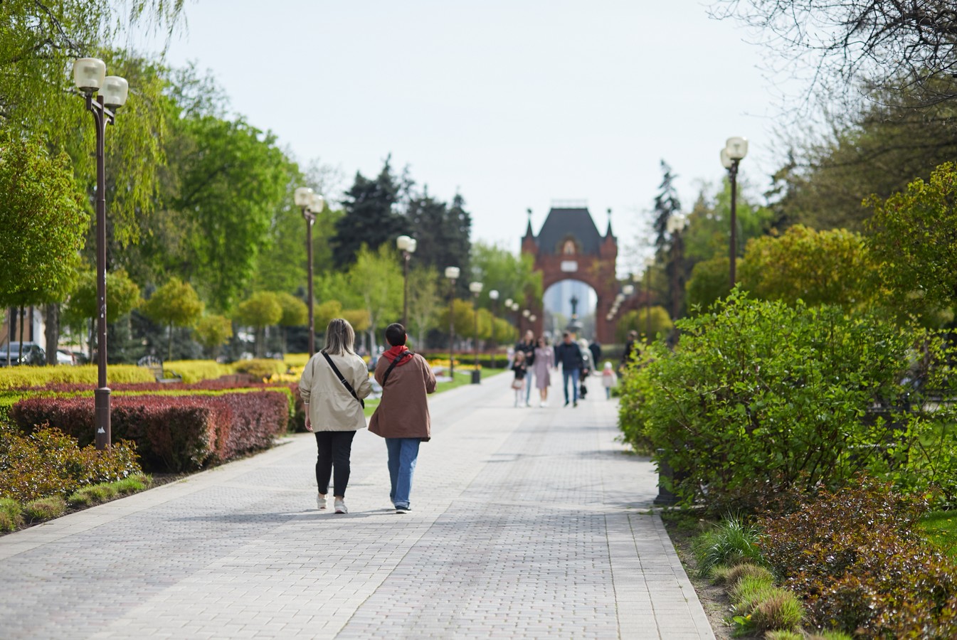 По центральной улице Краснодара