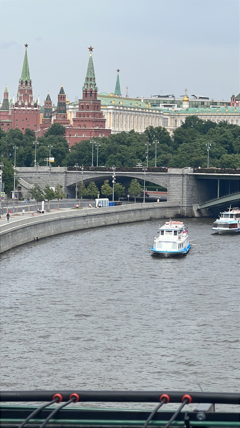 Классическая обзорная экскурсия по Москве на автобусе (Любовь)