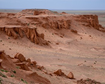 Пылающие скалы Баянзаг