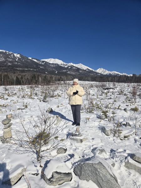Прекрасная экскурсия! Красивые места, природа, вкусная еда. Обязательно посетите маралов и каменную реку!