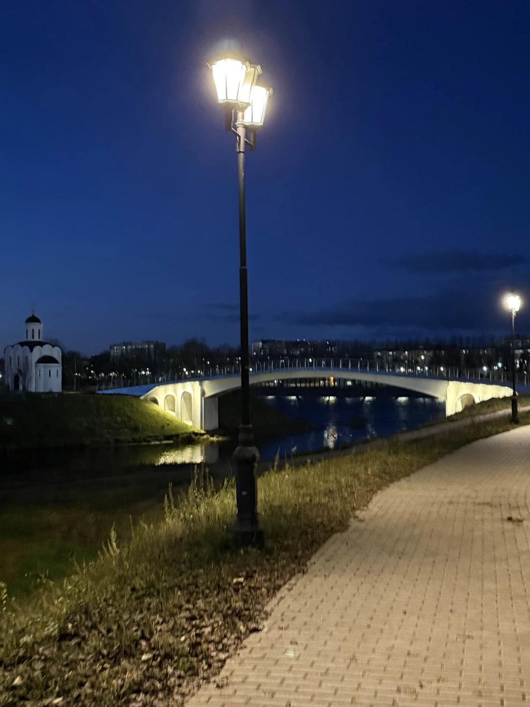 Великолепный гид, приятно видеть молодых, профессиональных историков. Алексей, как будто из другой эпохи. Интересная тема экскурсии