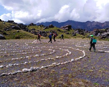 Вход в потусторонний мир, каменные грибы и лагерь альпинистов