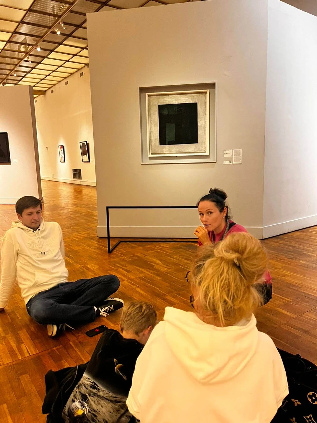 Мы очень довольны гидом и экскурсией. Были с детьми 7 и 12 лет, гид сама засомневалась