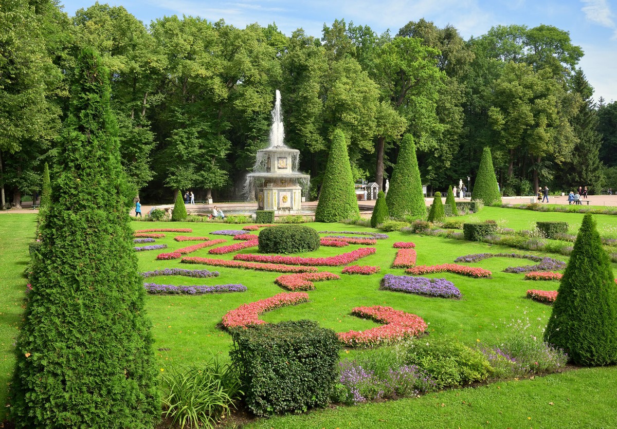 К фонтанам Петергофа в группе (2/15)