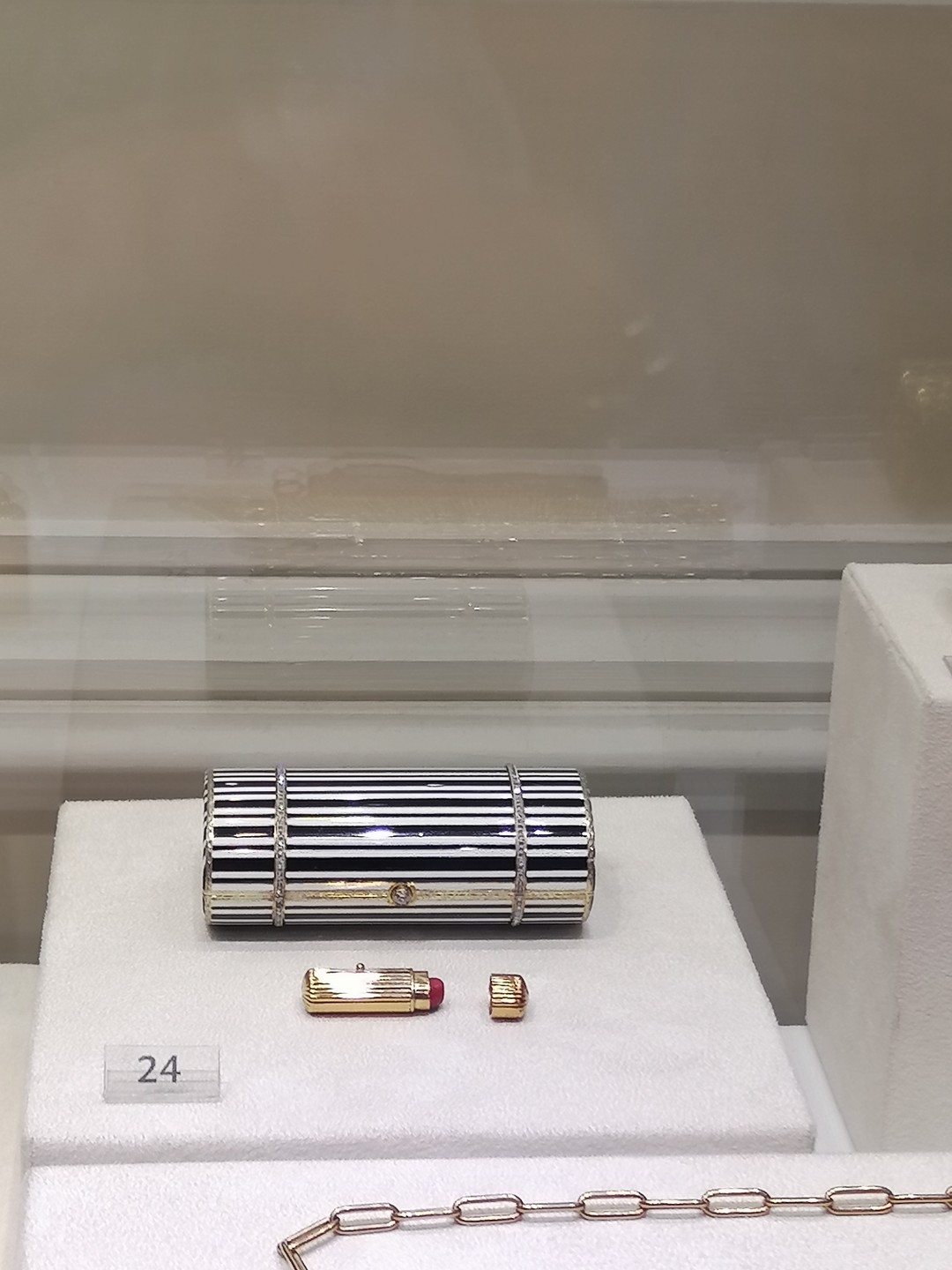 Ари - прекрасный экскурсовод. Время пролетело незаметно. Мы очень много новой, интересной информации узнали, ведь это