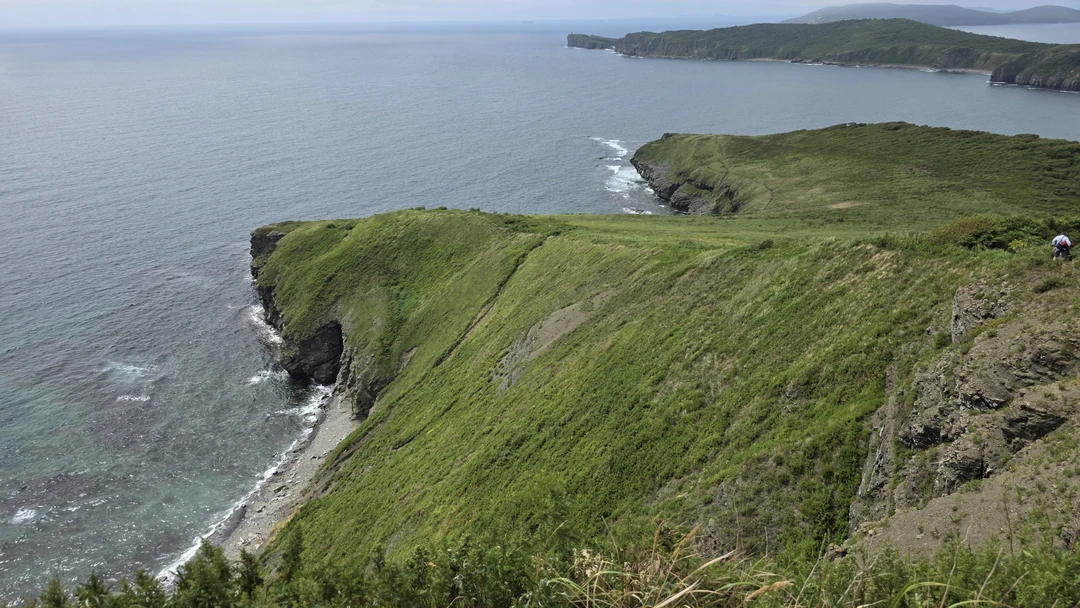 Отличная экскурсия! Особенно понравились локации на острове Русский. Это нужно видеть! Гид Евгений замечательный рассказчик. Очень