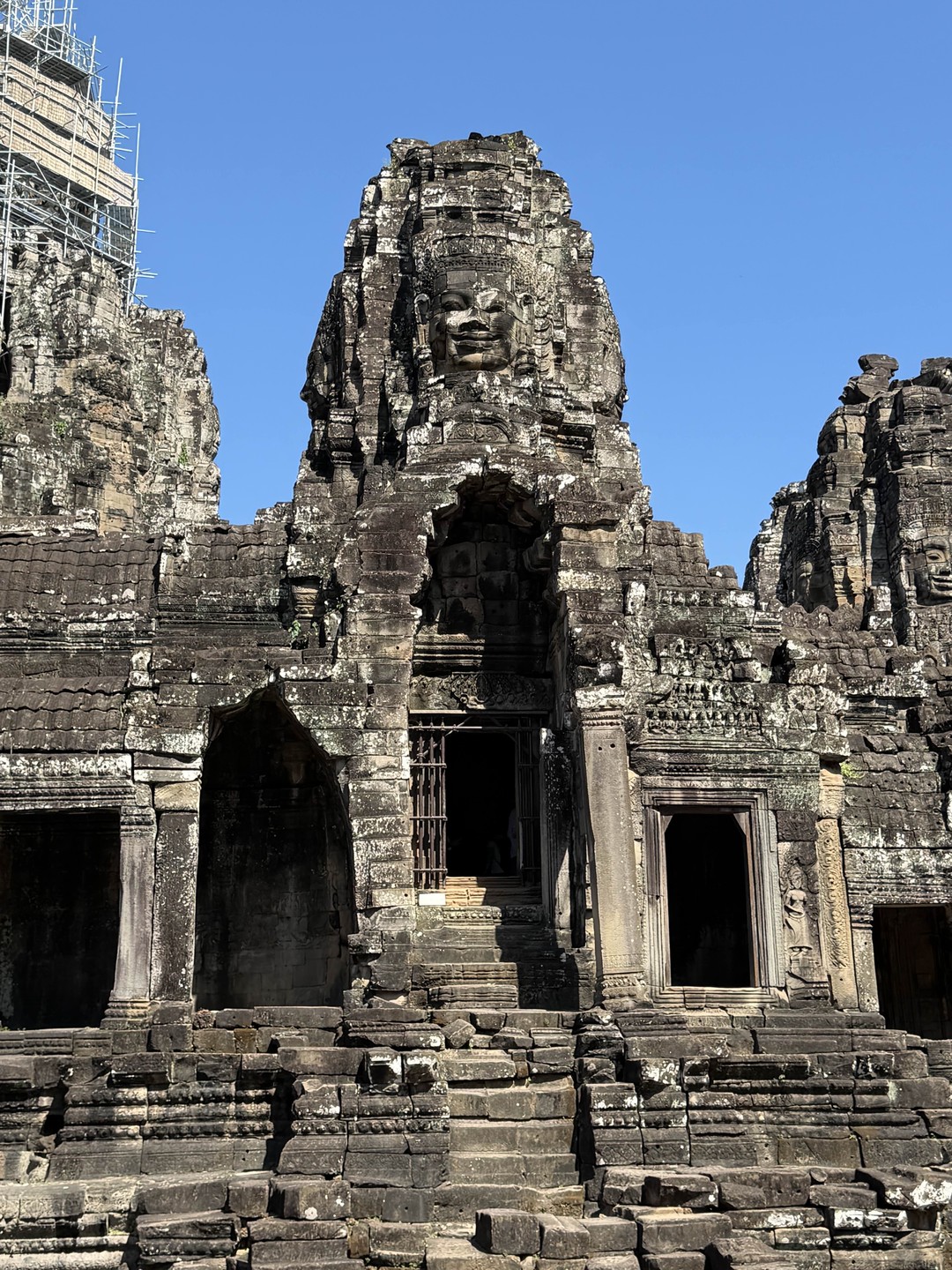 Недавно были на экскурсии в Ангкор-Ват — и хочу оставить отзыв, потому что всё прошло действительно