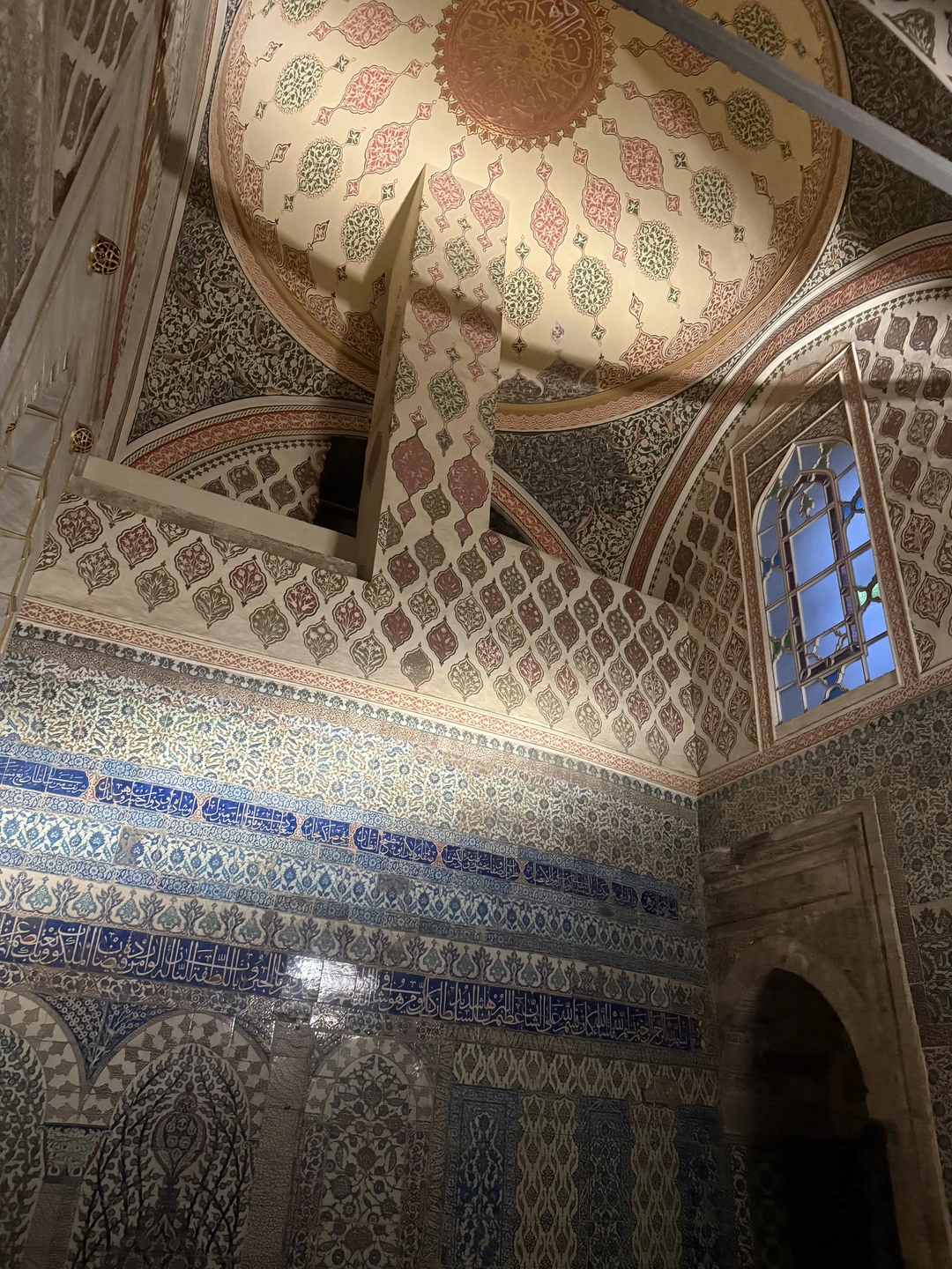 Рушен знает свое дело, провел экскурсию, ответил на наши вопросы, подсказал, что еще посмотреть, куда стоит