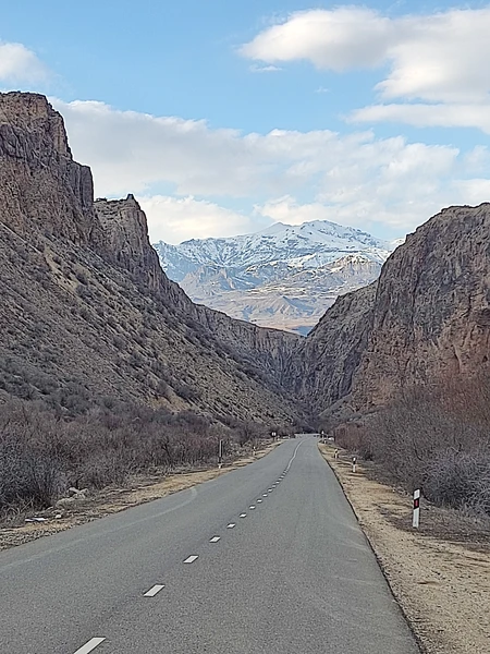 Экскурсия очень понравилась. Гид Арам прекрасно всё рассказывал, отличная организация, локации - великолепные! Маршрут хоть и