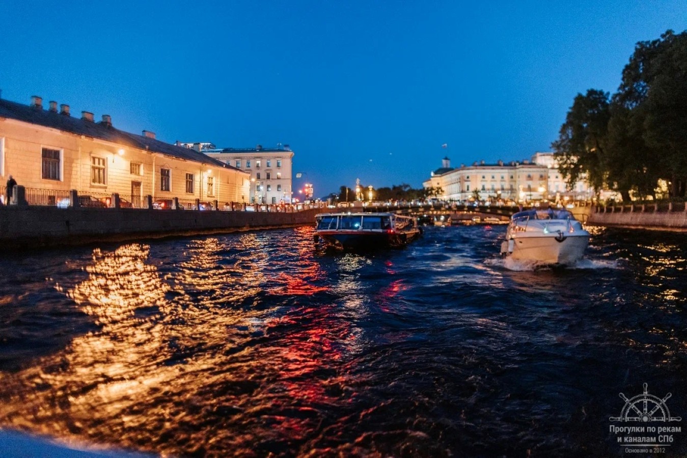 Каналы и разводные мосты на индивидуальном катере