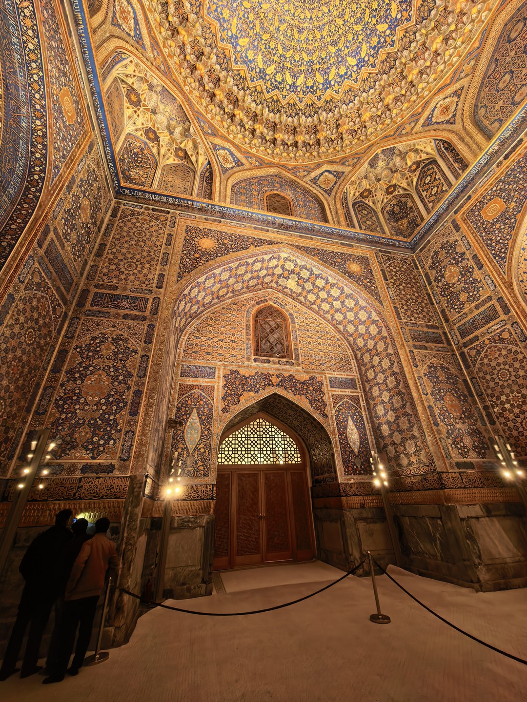 Великолепный гид Ильдар, очень образован, интересно преподносит исторический материал, удобное перемещение на очень комфортабельном автомобиле, очень