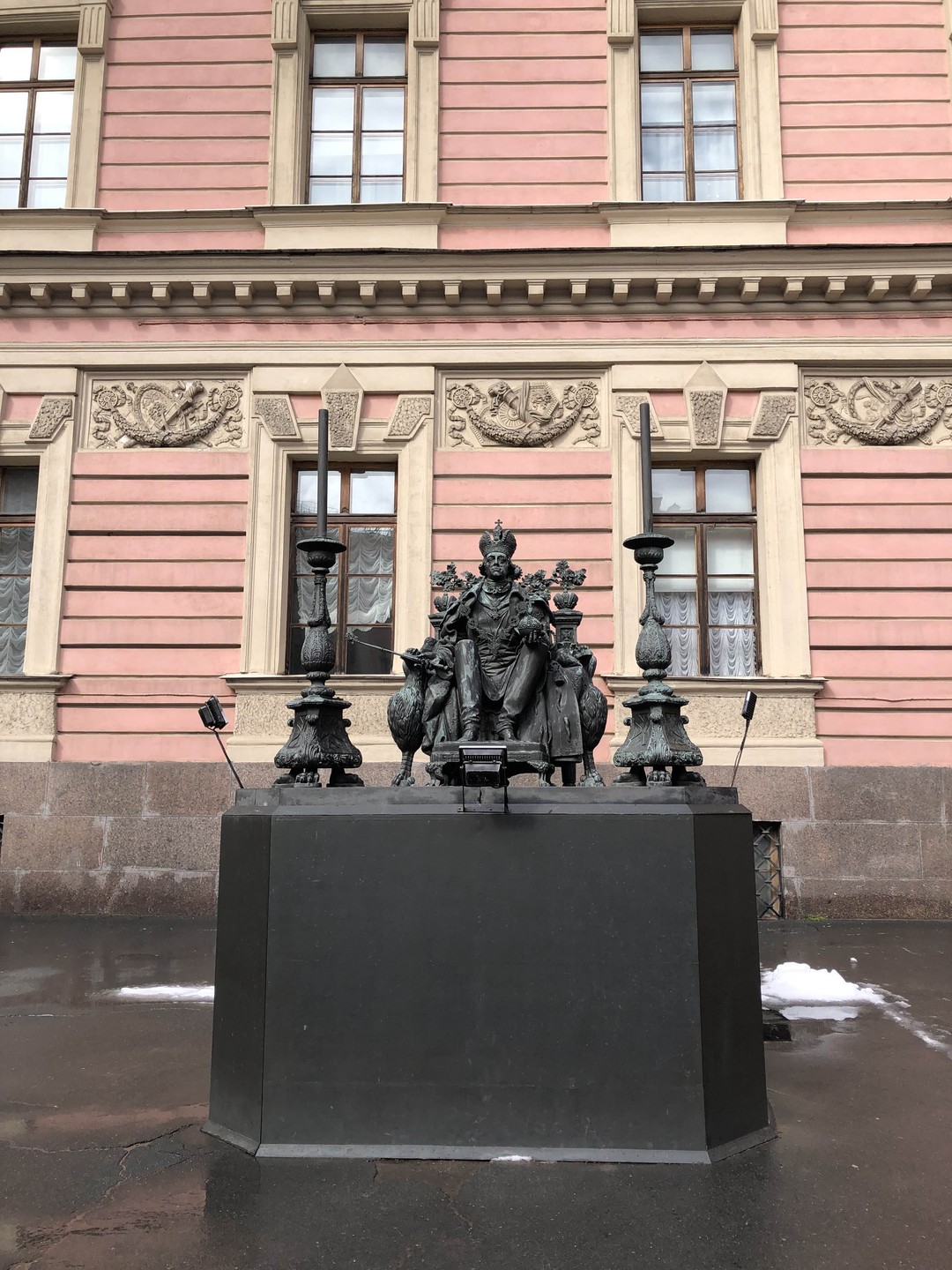 Все прошло отлично, не смотря на непогоду, посмотрели все что хотели, так же получили отличные фото и рекомендации!! Большое спасибо Георгию 😊
