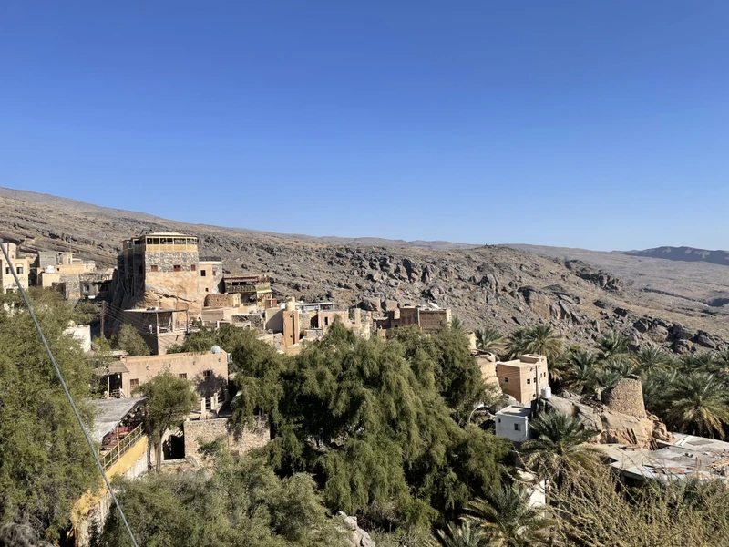 Низва и Аль-Хамра: по следам истории Омана