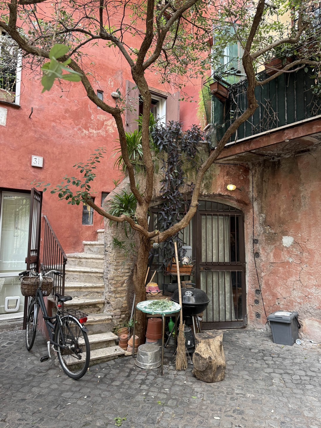 Пожалуй, лучшая моя экскурсия по Риму в этот раз! Анастасия рассказывает удивительно живо, нескучно и глубоко!