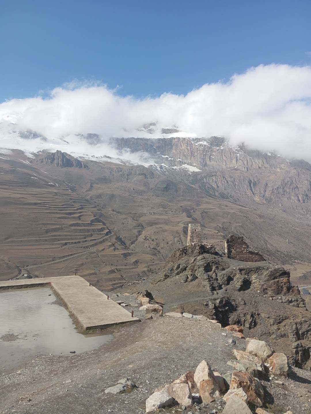 По Северной Осетии с фотографом: три ущелья, лавочка счастья и Мидаграбинское озеро (Дмитрий)