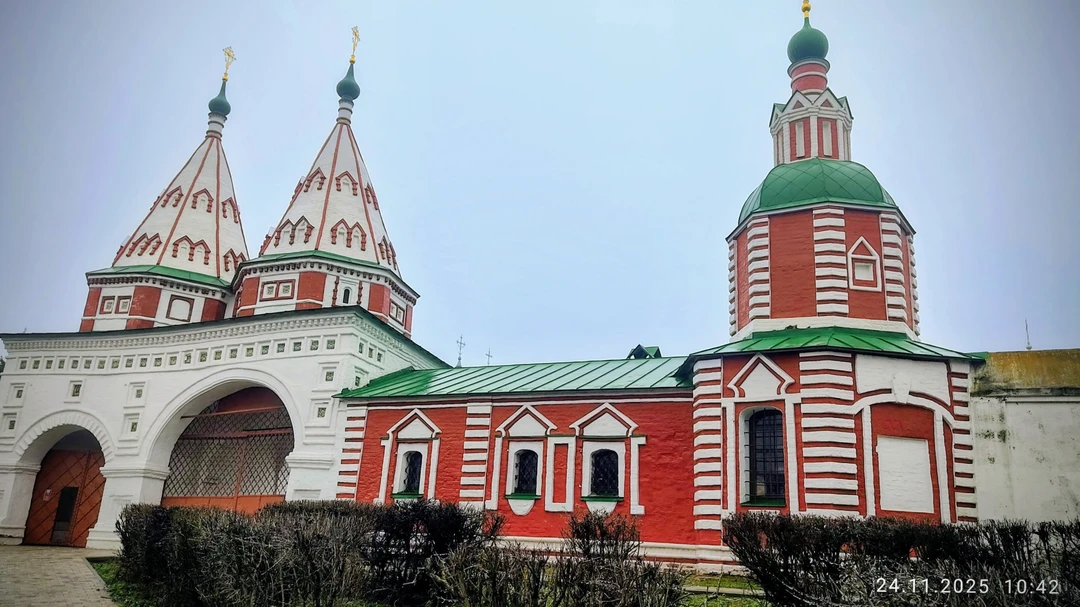 Очень интересно и познавательно. Кирилл настоящий мастер своего дела. Увлекательное путешествие по городу, два часа пролетели