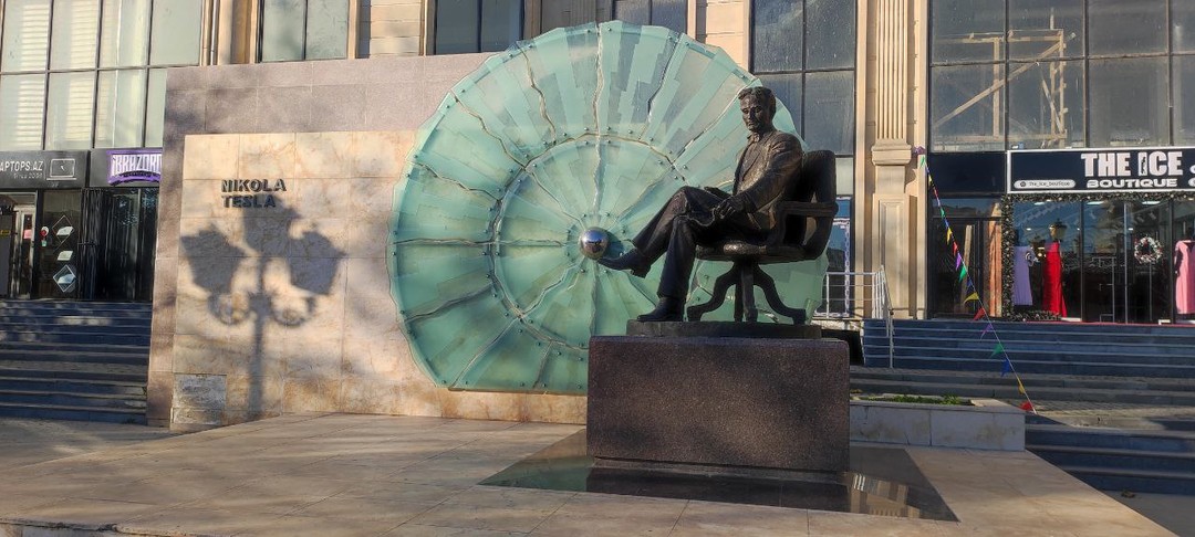 Турал провел отличную экскурсию по заявленной программе, в том числе с учётом наших ограниченных возможностей в