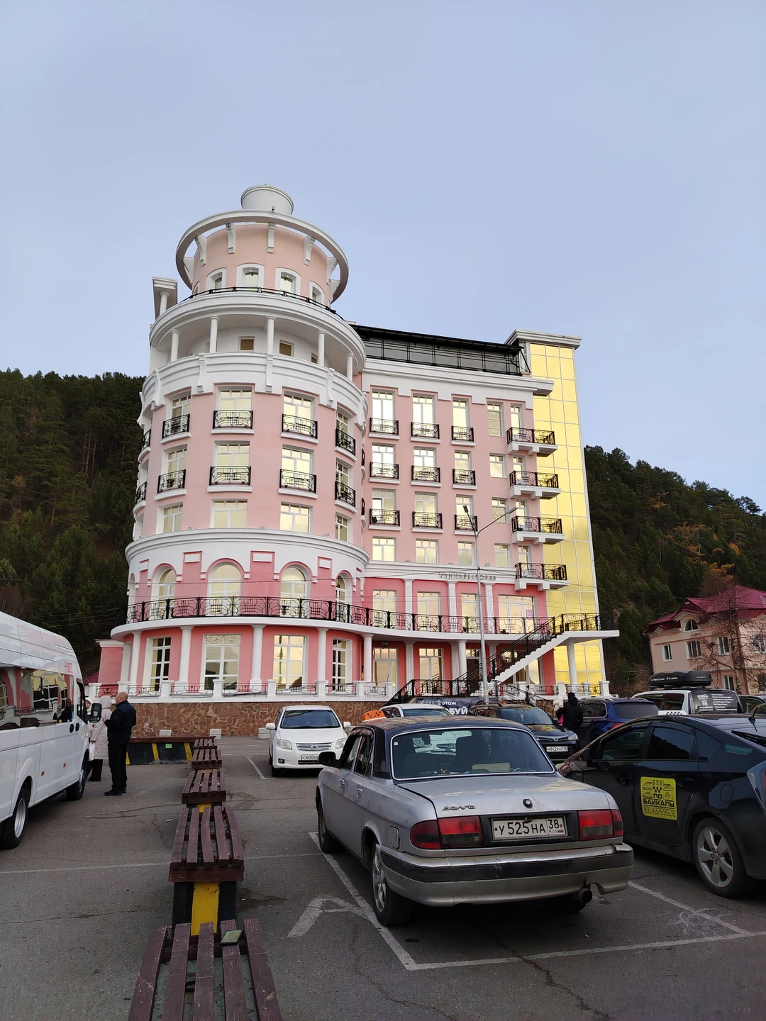 Спасибо экскурсоводу Ольге😊 и водителю Дмитрию🤗 за чудесно проведённый нами день на Байкале