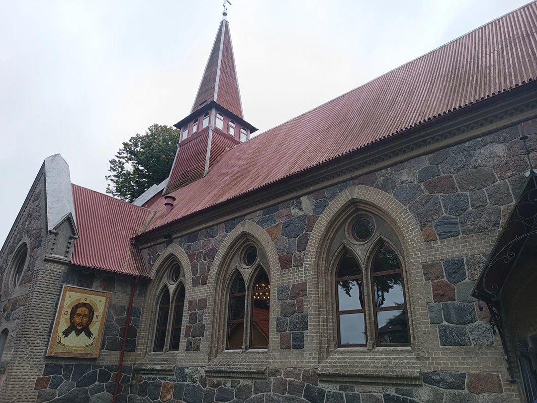 Когда приезжаешь на пару дней хочется объять необъятное. Выбирала между экскурсиями на Куршскую косу, Зеленоградск и