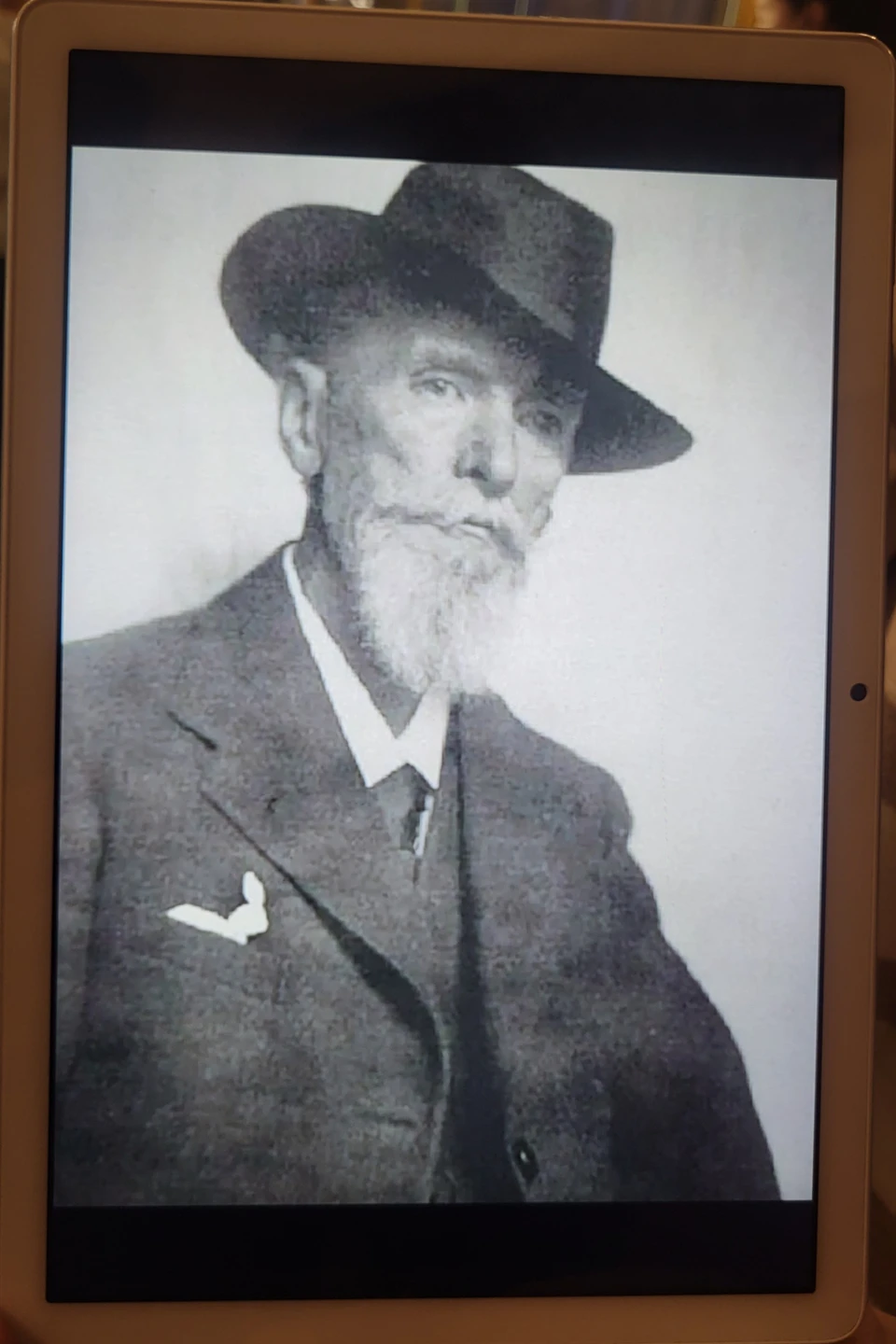 Благодарность Александре за экскурсию. Подача информации безупречная: красивая речь, соблюдена последвательность в изложении материала, чувствуется грамотность