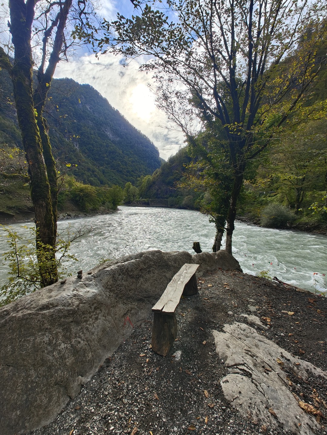 Шота просто 🔥, а не гид. Ненапряжный, эрудированный и оооочень комфортный в плане общения. 100 из