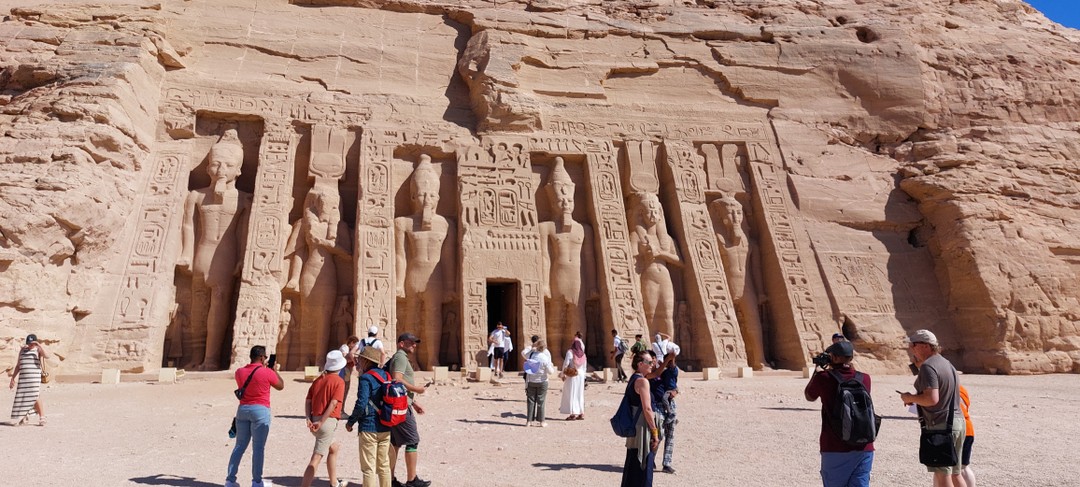 Эта экскурсия-осуществление нашей мечты! Прекрасная возможность посетить не только Луксор, но и Абу-Симбел. Описывать все достопримечательности