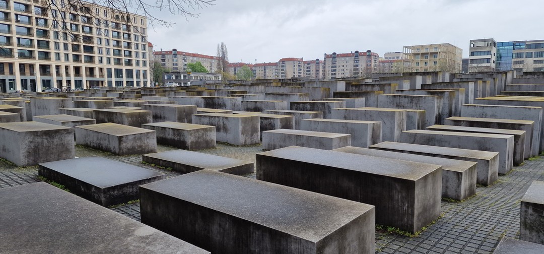 По обе стороны баррикад: пешая прогулка по Берлину (Макс)