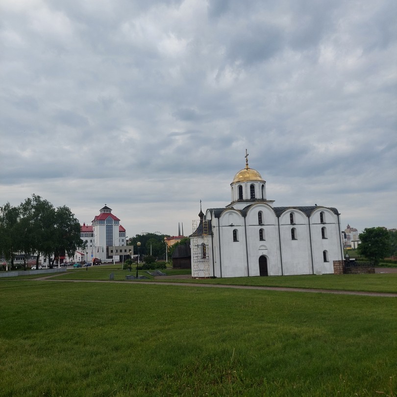 Роман, спасибо за интересную экскурсию! Большой +, что можно заказать экскурсию уже на 8 утра. Это