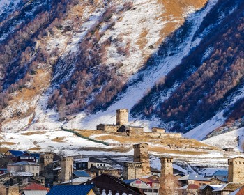 Захватывающие горные пейзажи Ушгули, древние сванские башни