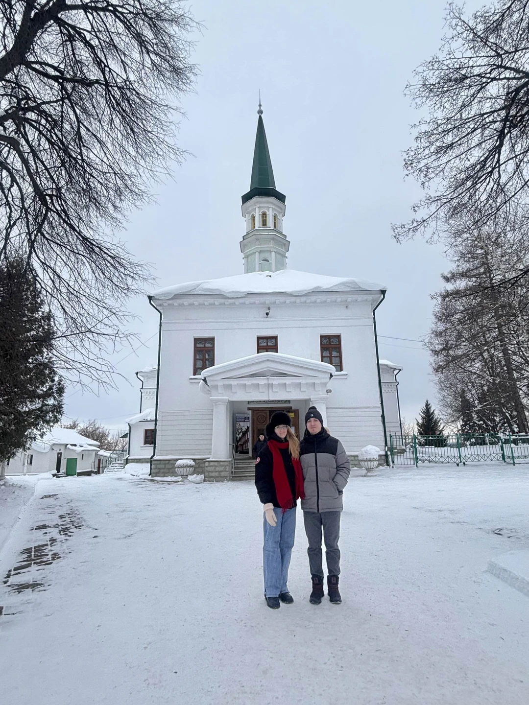 Ирина-отличный гид и собеседник. В связи с погодными условиями нам приходилось больше прятаться в помещениях. Но
