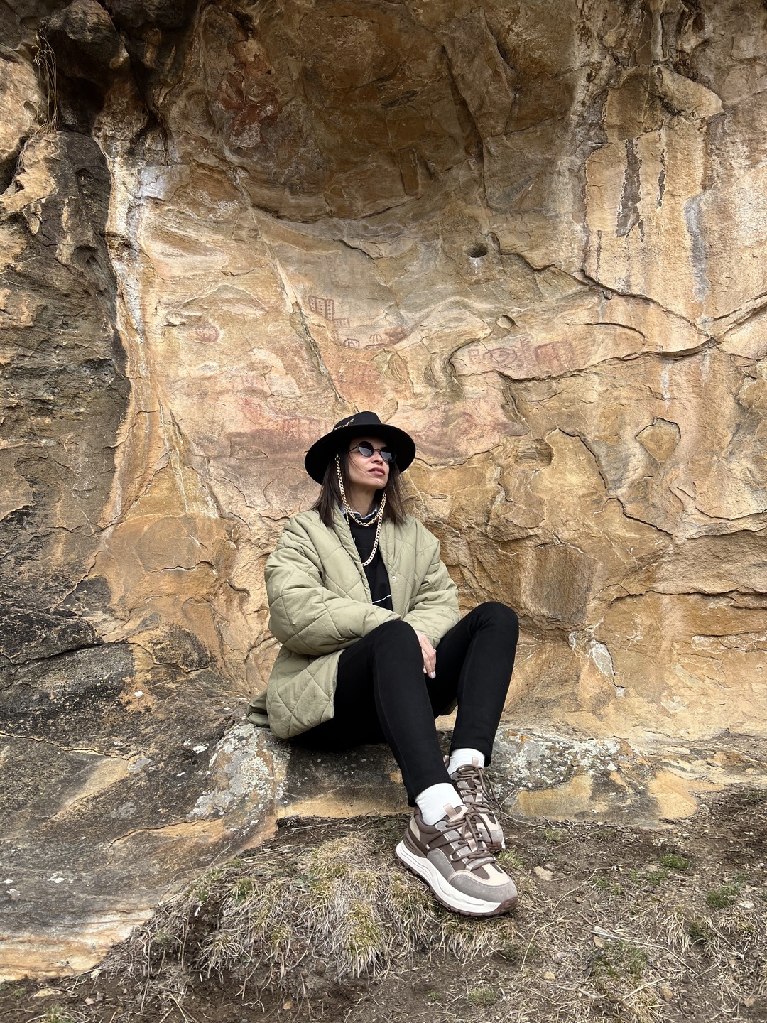 Из-за плохой погоды нам предложили другой маршрут, в ущелье.