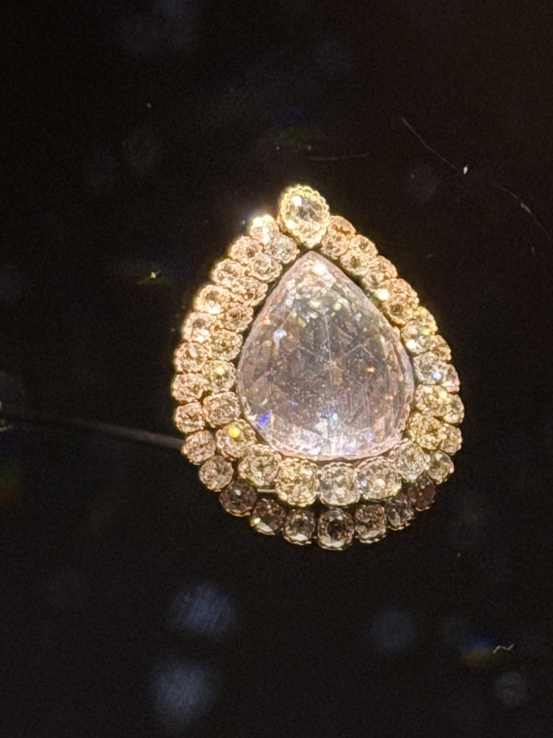 Ужасно интересно и увлекательно рассказывает Рашид. Сразу видно человек любит то что делает и живет этим