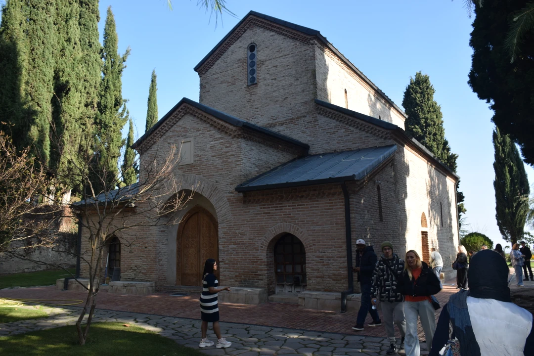 Огромное спасибо за насыщенную и интересную экскурсию. День пролетел незаметно. Много полезной информации. Ну и вино конечно. Просто супер!