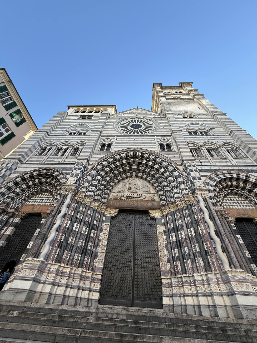 Если вы хотите увидеть и услышать о городе лучшего гида представить трудно. Интересные и захватывающие рассказы