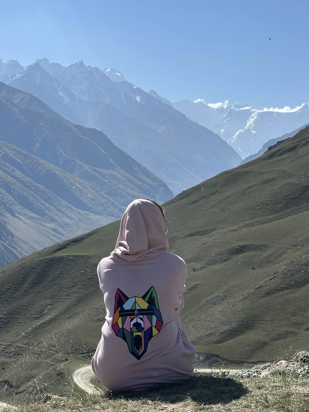 Азамат — прекрасный экскурсовод. Учел все пожелания. Рассказал много интересного. Пунктуален и предупредителен. Красиво фотографирует