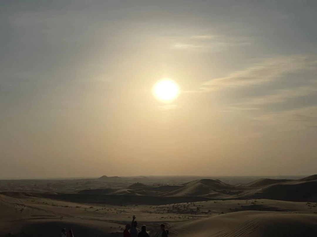 На сафари с нами был Хасан, он оказался "Шумахером в пустыне", мы получили огромное удовольствие от