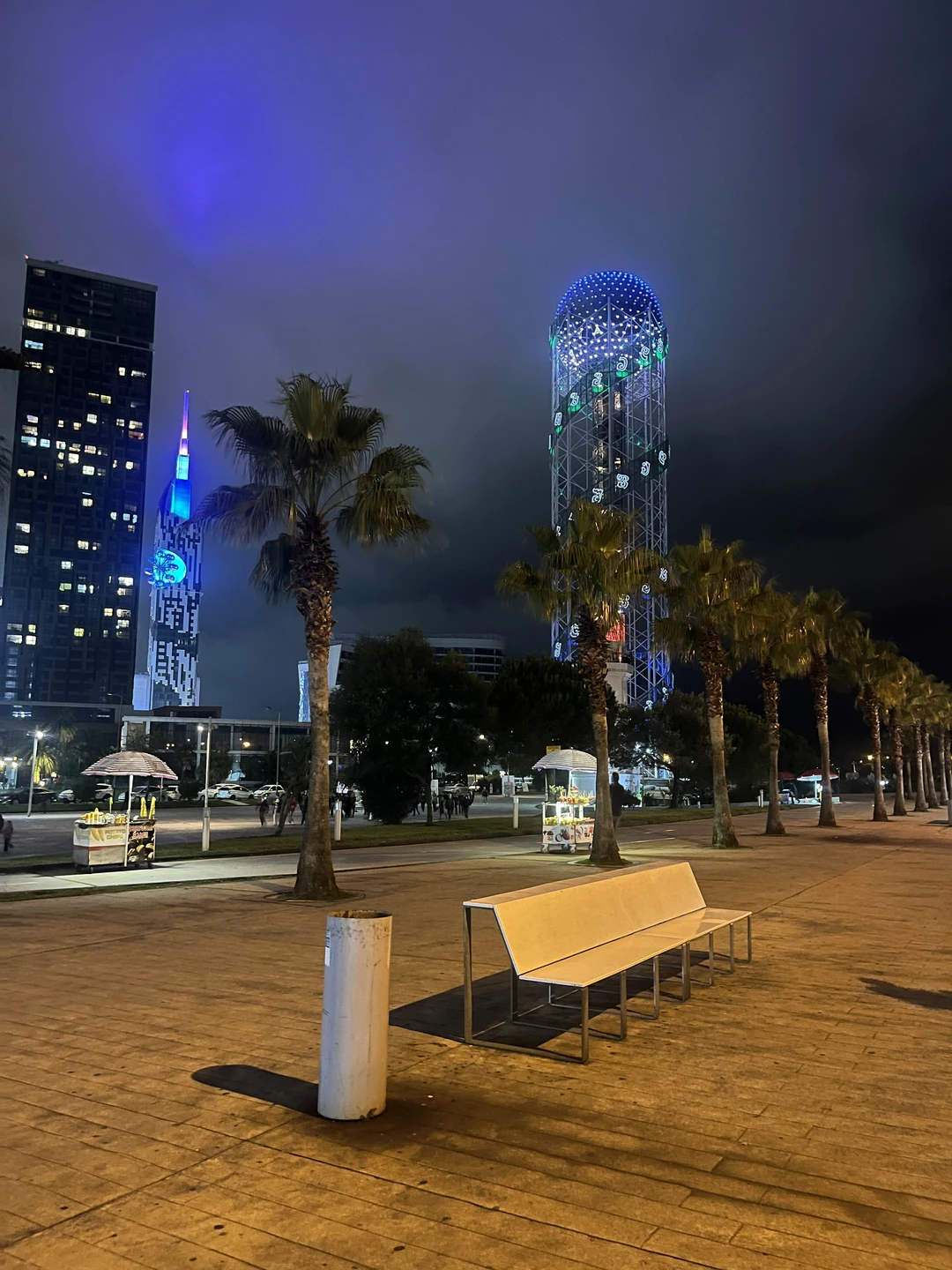 Очень интересная и познавательная экскурсия. В первые дни после приезда Батуми нас не впечатлил, но Олег