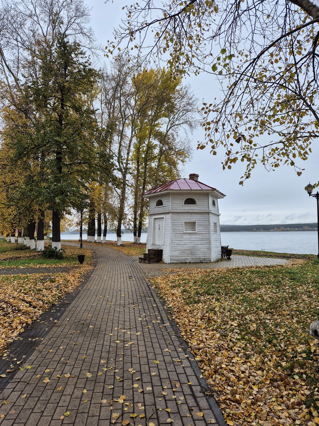 Экскурсия очень понравилась! Замечательно организованная программа позволила погрузиться в историю и атмосферу мест. Сергей оказался настоящим